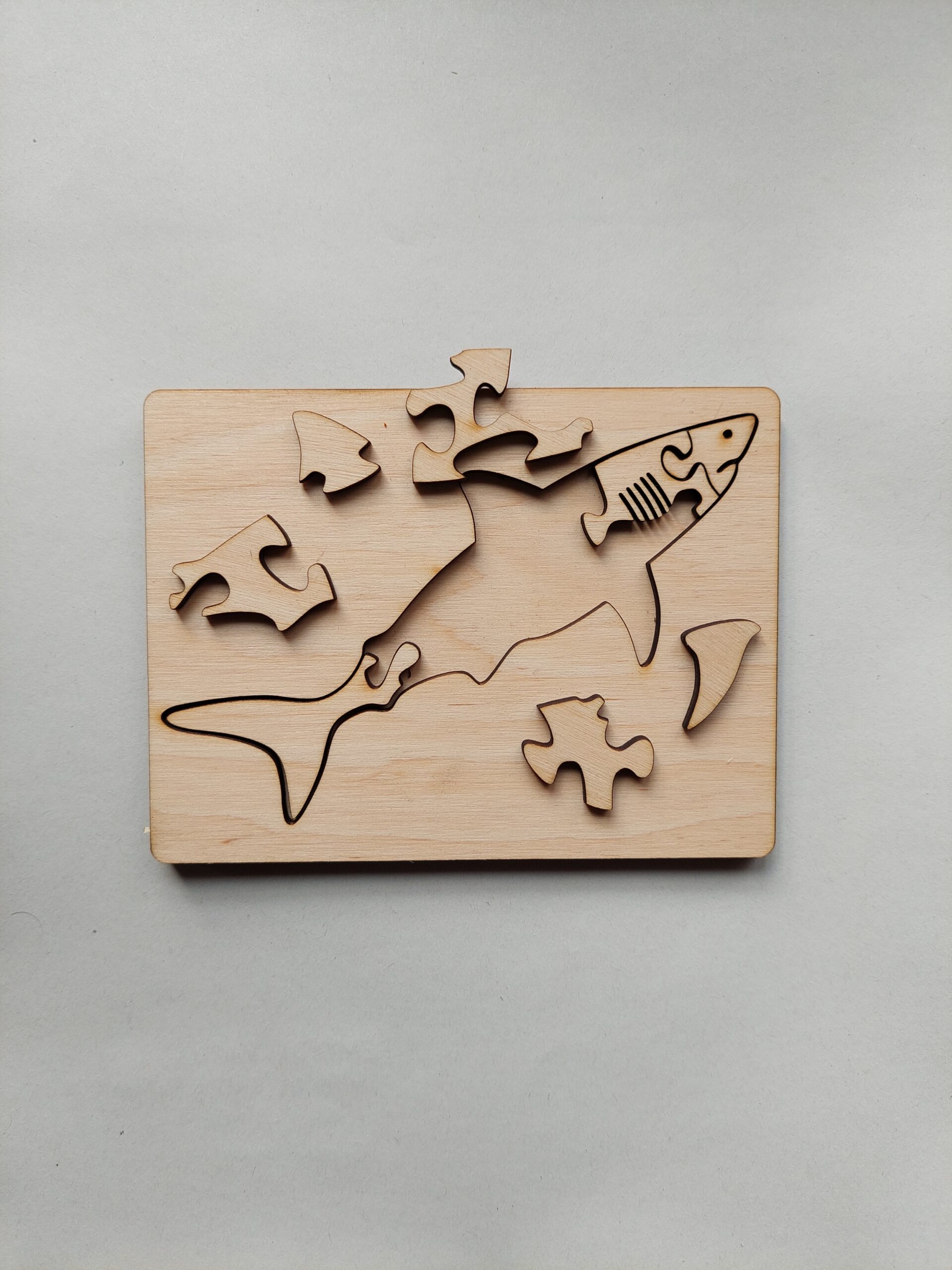 Festhető Gravírozott Fa Cápás Gyerek Puzzle - Image 2