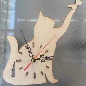 Macskás Alakzatú Gravírozott Óra