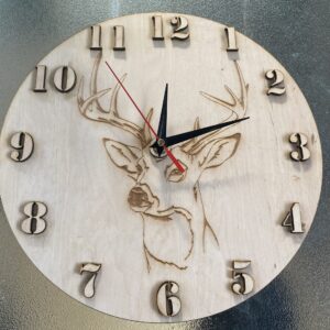 Szarvas Mintázatú Gravírozott Óra